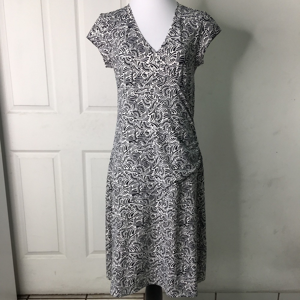 Athleta Women’s Dress Nectar Faux Wrap White Black V-Neck Short Sleeve Size M